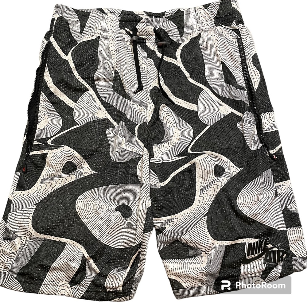 NIKE AIR ANTHRACITE BASKETBALL SHORTS SIZE L